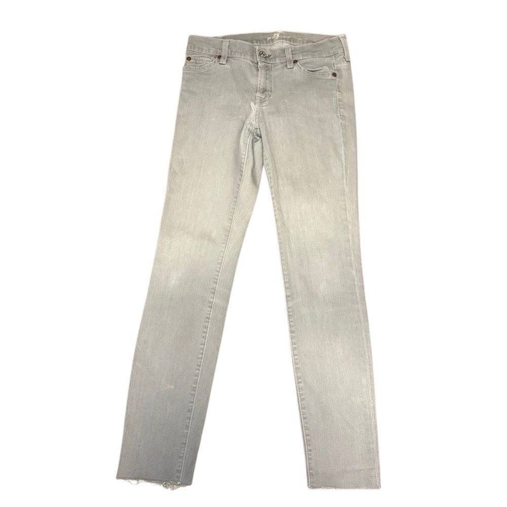 7 For All Mankind Light Wash Low Rise Cigarette Jesns. Size 27. Great Condition!